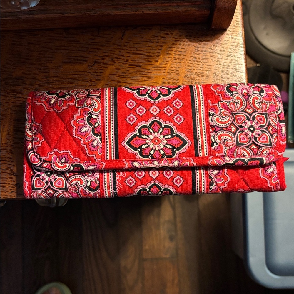 Vera Bradley frankly Scarlett print wallet. Exc condition